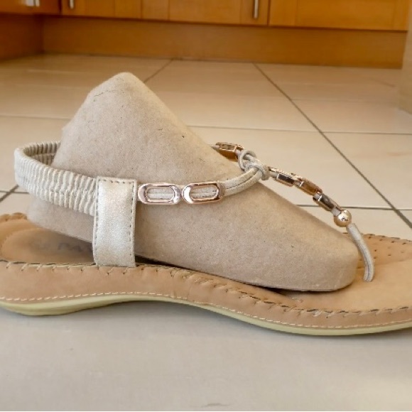 PAVERS Ladies Leather Toe Post Sandals Metallic Cream UK6 - Picture 7 of 11